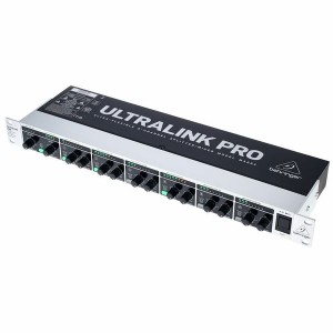 Behringer MX882 V2 Rackmount Mixer / Splitter